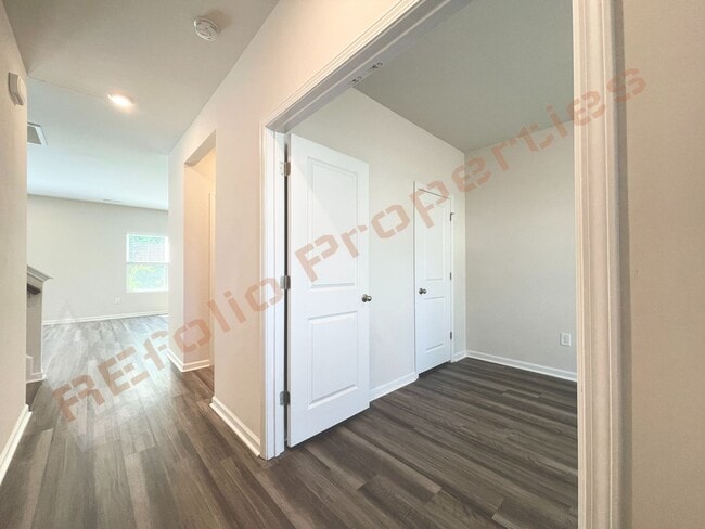 Building Photo - 7131 Stratified Ct