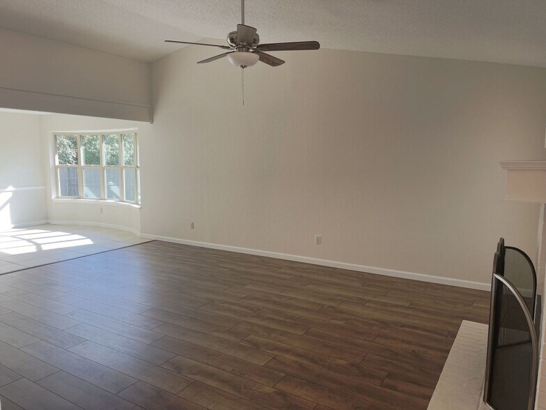 Building Photo - 2201 Sage Ln