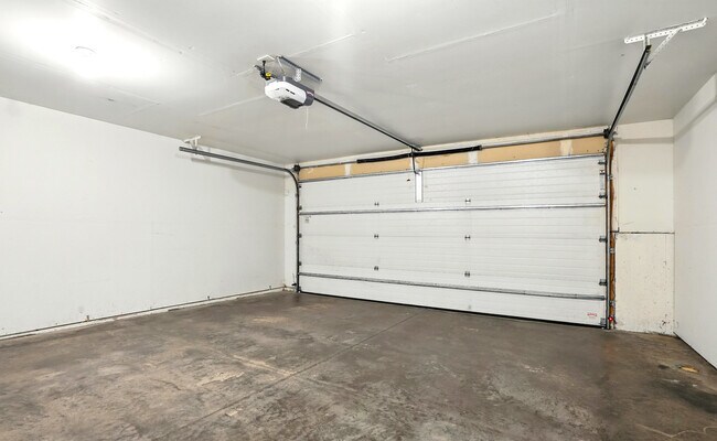 Building Photo - 20 Redtail Bend