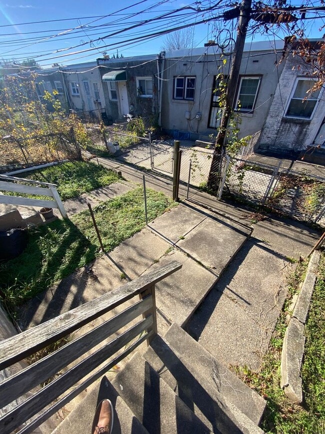 Building Photo - Charming 2-Bedroom Row Home in Sharon Hill