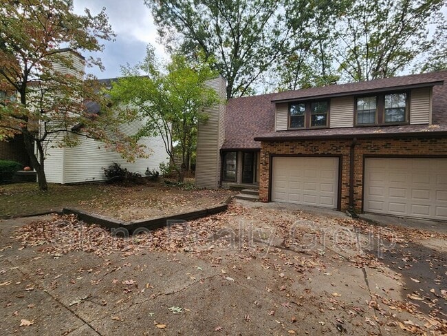 Primary Photo - 368 White Oak Ln