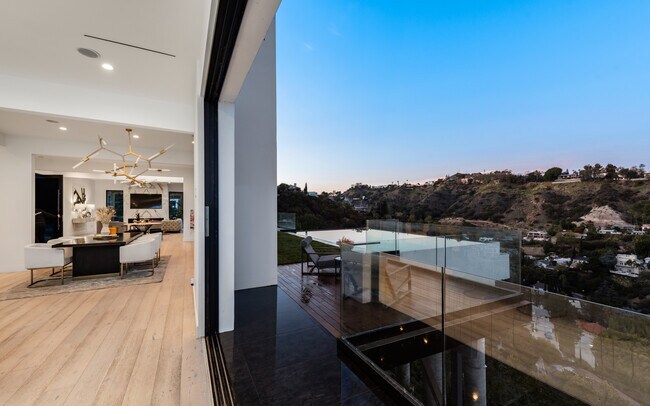 Building Photo - 7567 Hermes Dr