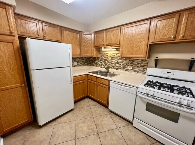 Building Photo - 1461 N Winslowe Dr