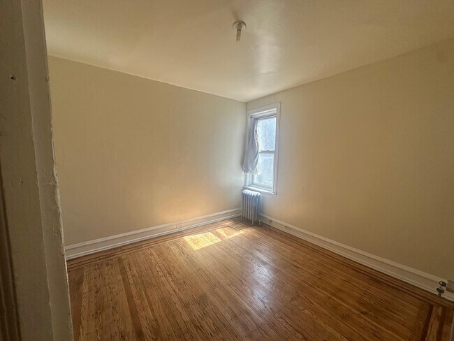 Building Photo - 5628 Warrington Ave