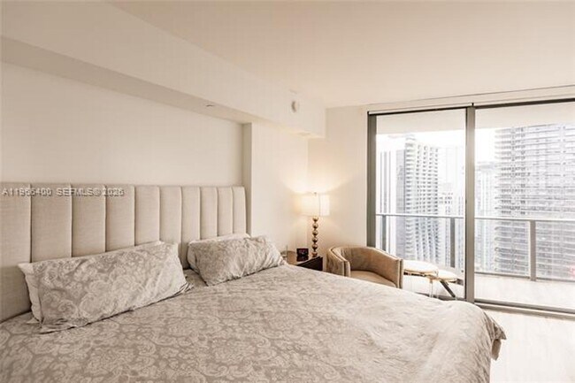 Building Photo - 801 S Miami Ave