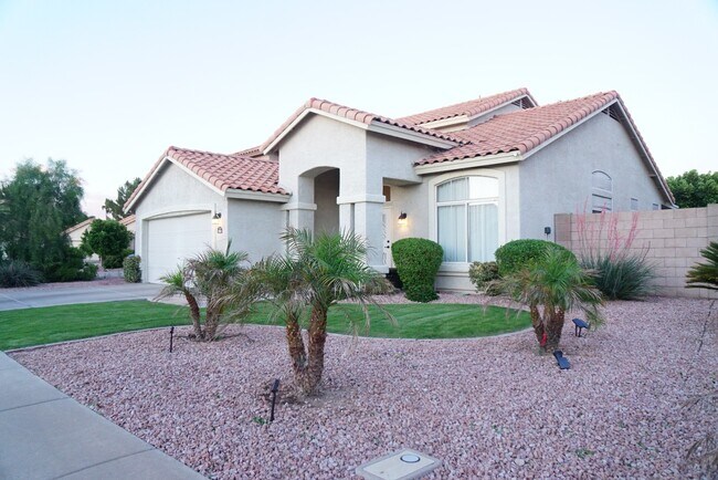 Building Photo - Beautiful Chandler Rental Dobson & Ray