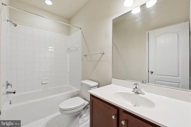 Building Photo - 4827 Forest Pines Dr