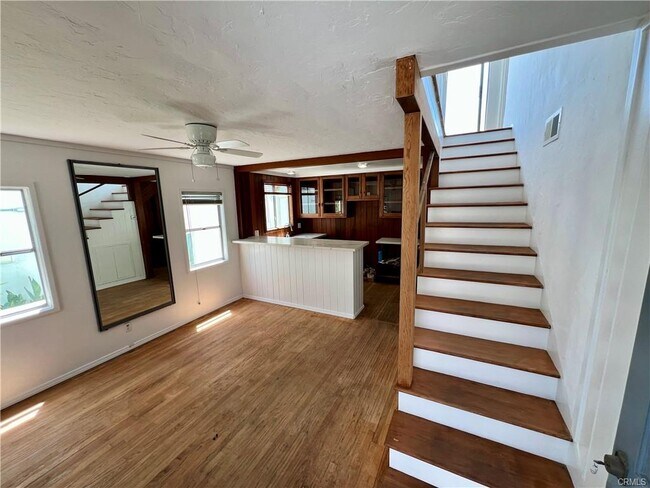 Building Photo - 3217 Alma Ave