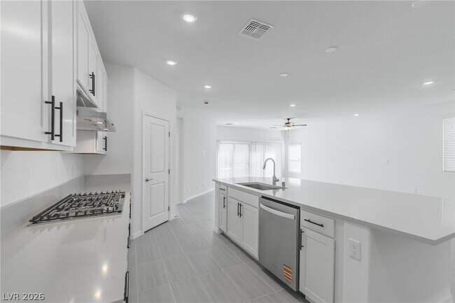 Building Photo - 7685 Vibrant Peak Ave