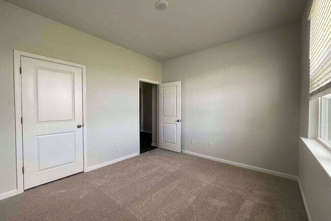 Building Photo - Available now. Beautiful 3 BR/2 BA Available in Cane Bay!