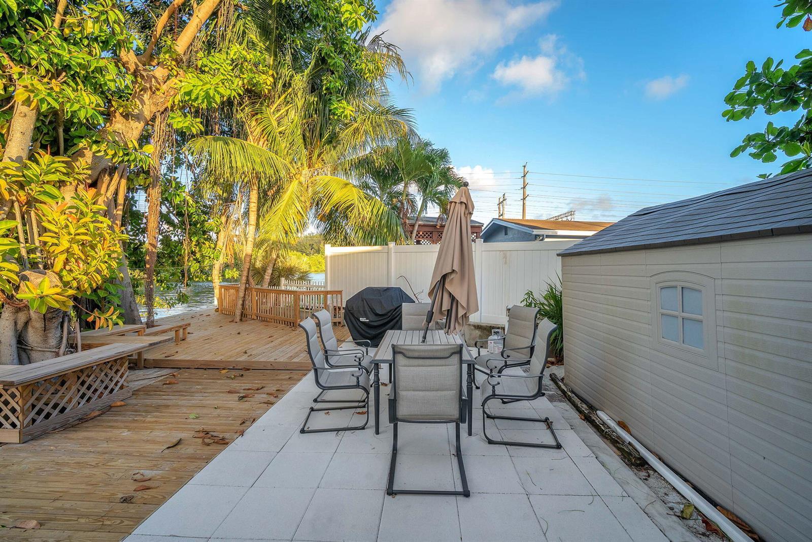 Building Photo - 4400 SW 37th Ave