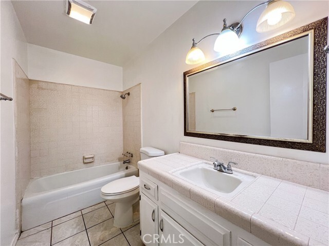 Building Photo - 9228 Oleander Ave