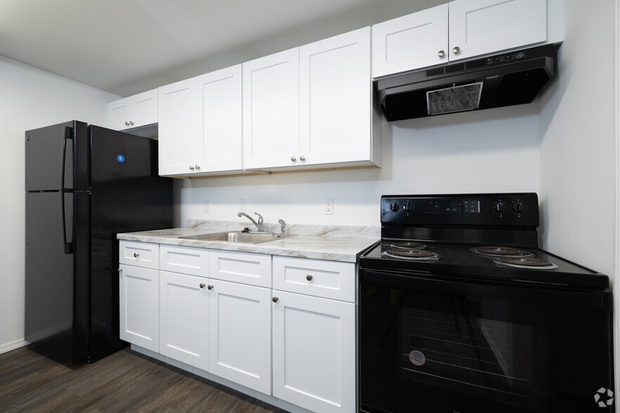 1BR, 1BA - 576SF - Kitchen - Thymewood