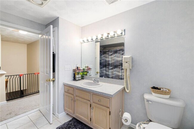 Building Photo - 42 Rollingwood Dr