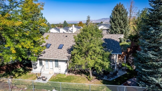 Building Photo - 2586 E 6710 S