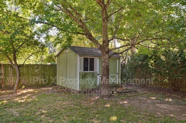 Building Photo - 5519 S Dollison Ave