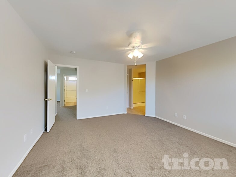 Building Photo - 8700 Winding Creek Dr