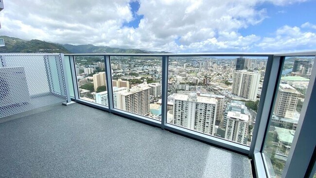 Building Photo - 629 Keeaumoku Street