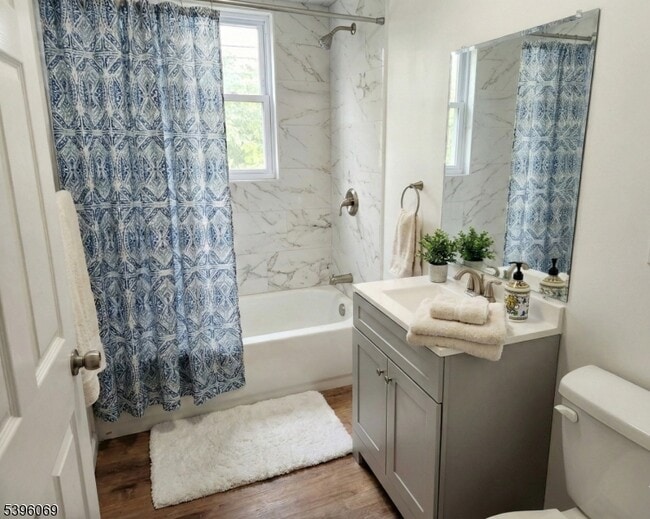 Building Photo - 518-520 E 23rd St