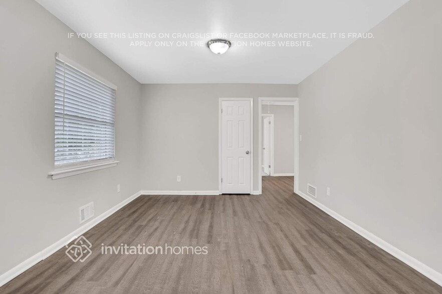 Building Photo - 2160 Shamrock Dr