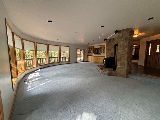 Building Photo - Stunning 3 Bed/ 2.5-Bath Home on the River...