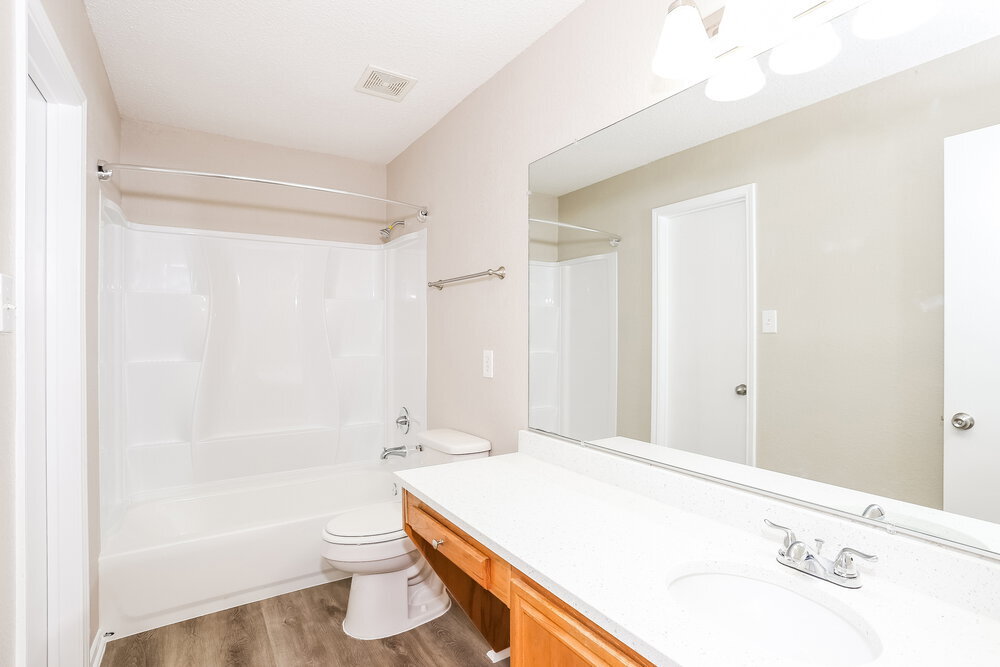 Building Photo - 1041 Glencrest Dr