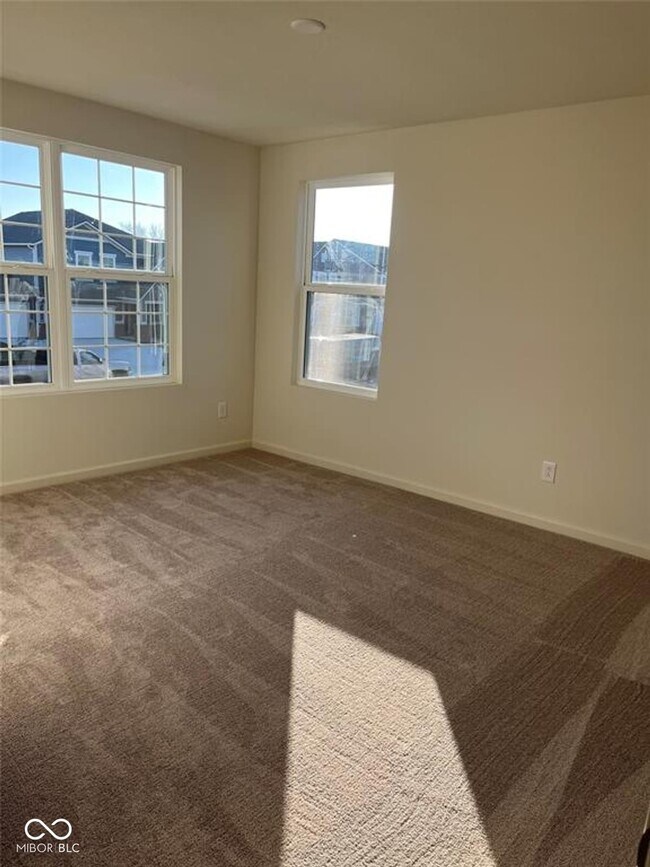 Building Photo - 4824 Oak Hl Dr