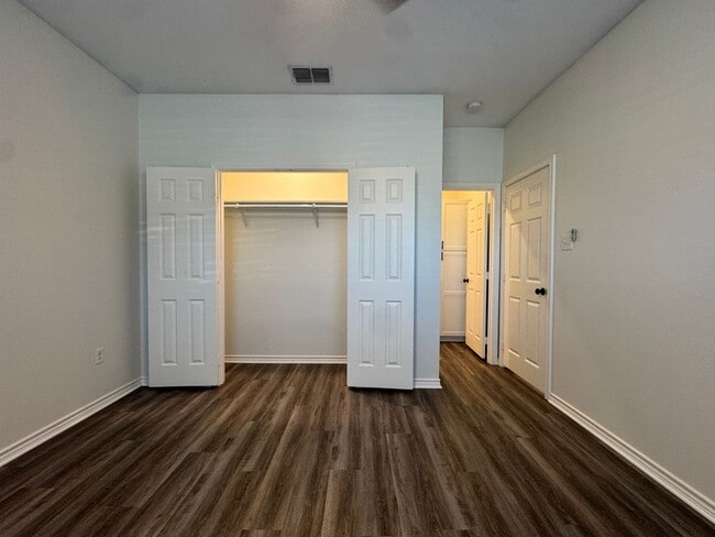 Building Photo - 13209 County Rd 499