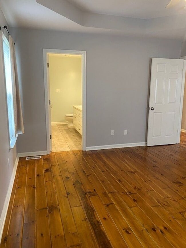 Building Photo - 305 Towbridge Ln