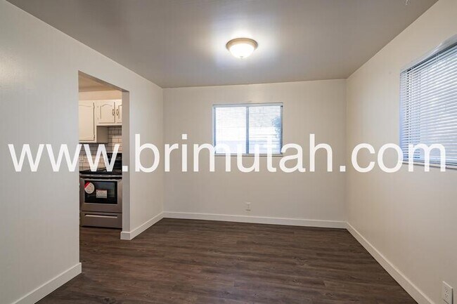 Building Photo - 1877 Osage Orange Ave S