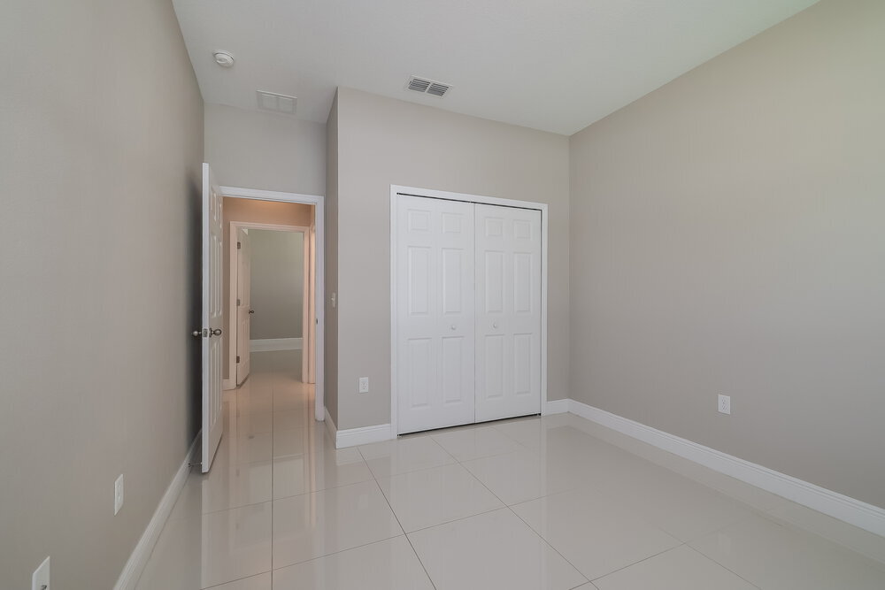 Building Photo - 1010 Heron Ct