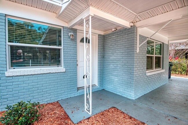 Building Photo - 4104 W Lawn Ave