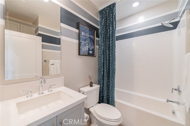 Building Photo - 209 Niebla Ln