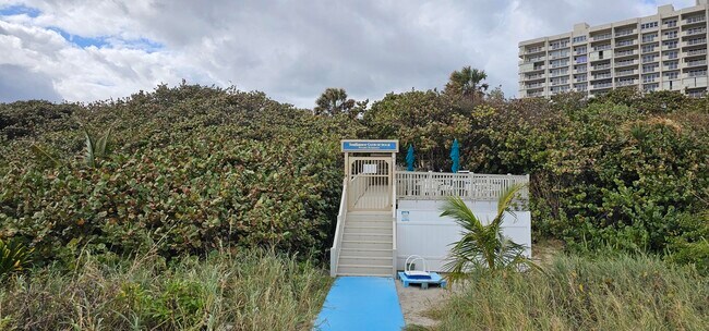 Building Photo - 4001 N Ocean Blvd