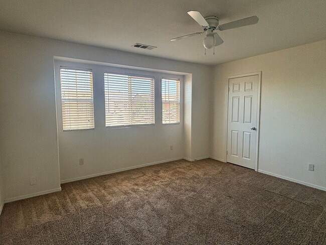Building Photo - 44321 Sunmist Ct