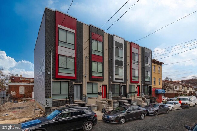 Building Photo - 137 W Huntingdon St