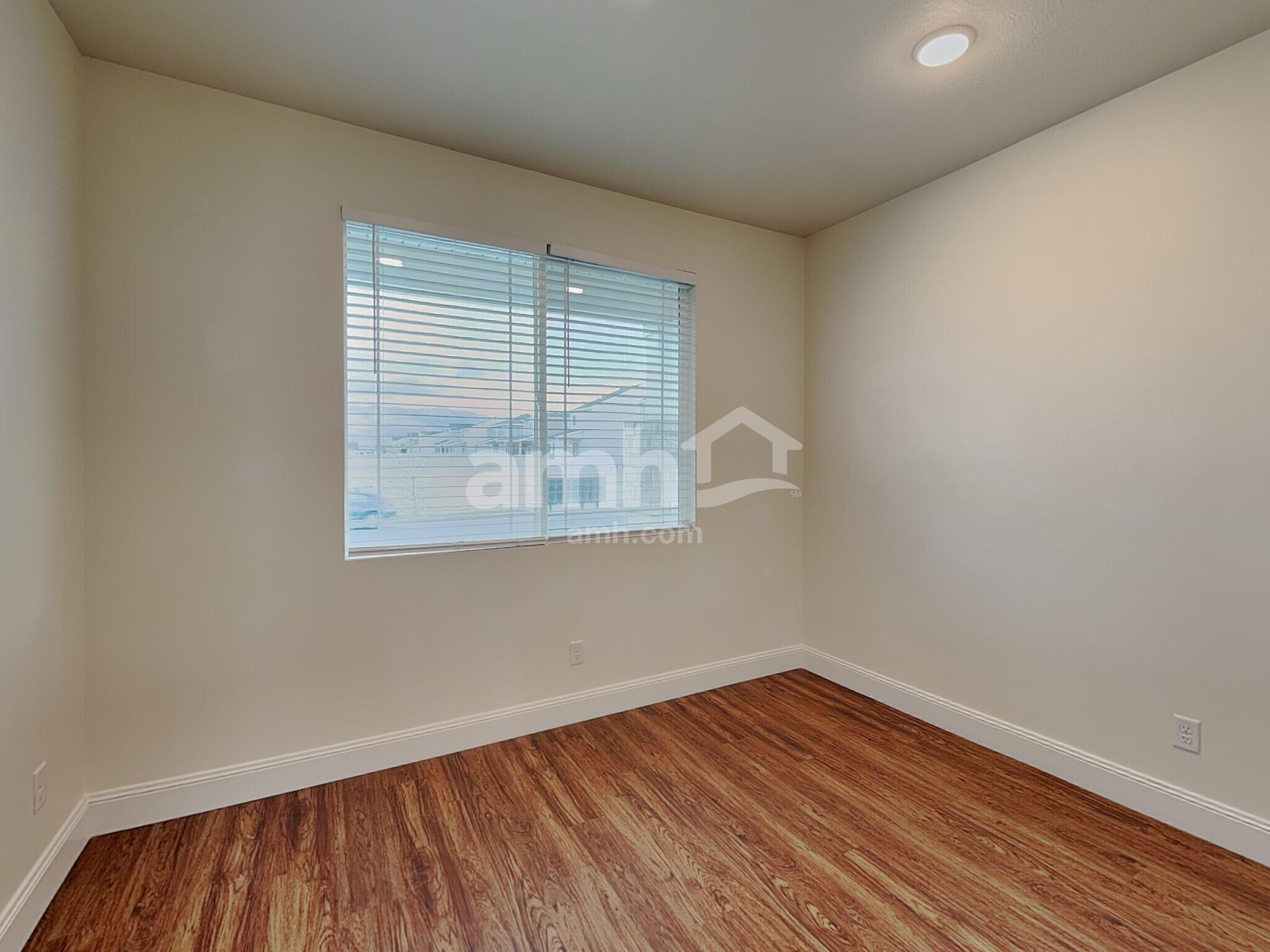 Building Photo - 3354 Fields Ave