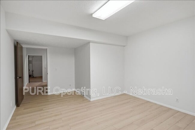 Building Photo - 15527 Mason Cir