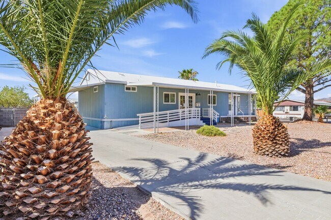 Building Photo - Spacious 2 Bed, 2 Bath Retreat in Charming Boulder City!