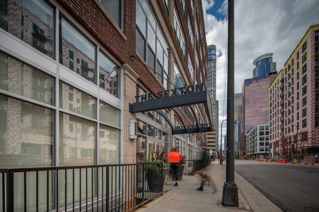 Building Photo - 521 S 7th St