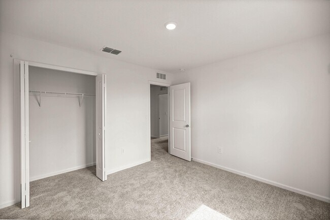 Building Photo - 4648 SW 84th St Rd
