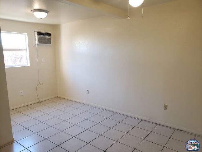 Building Photo - 271 W 3rd St