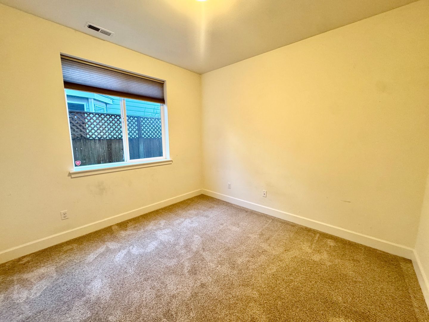 Building Photo - Woodinville Home!