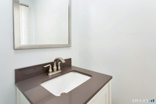 Building Photo - 192 Frenchtown Rd