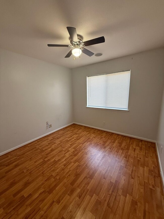 Building Photo - Great home in Saddle Brook