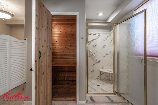 Building Photo - Spacious 6 Bedroom Home with a Balcony!