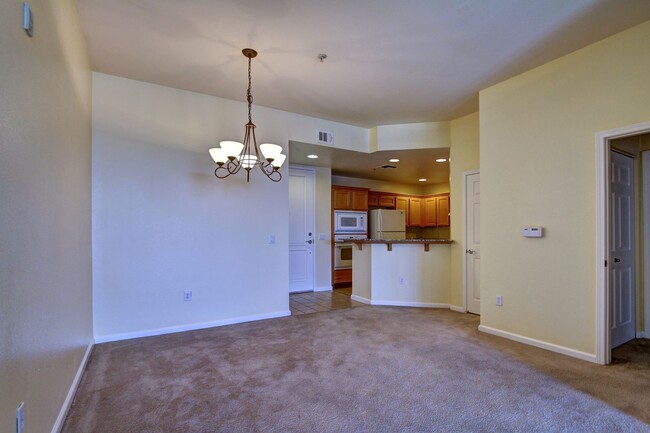 Building Photo - 47 E Agate Ave