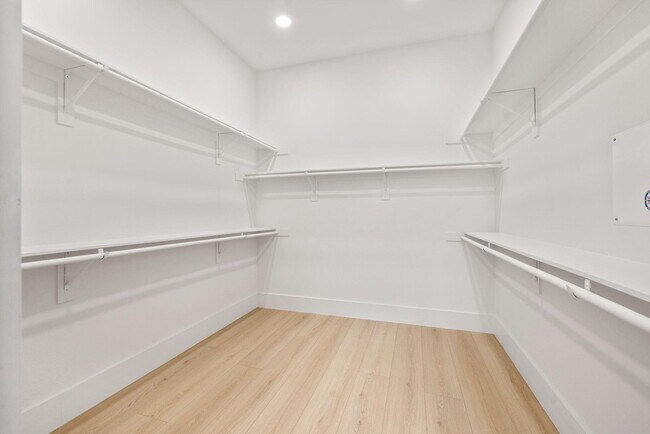 Building Photo - 57806 Cantata Dr