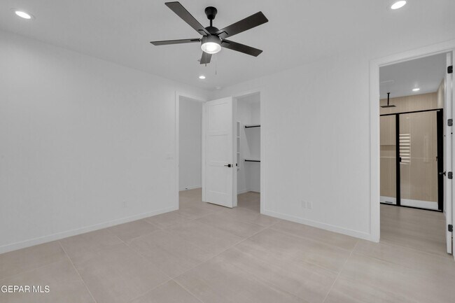 Building Photo - 12825 Middlesbrough Ave