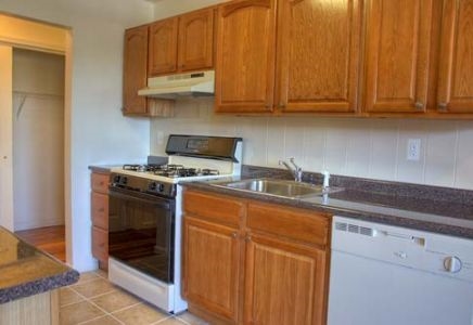 Kitchen - Washington Heights Apartments